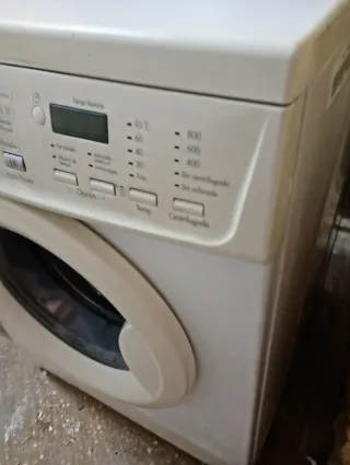 LAVADORA LG de 7 kilos y 800 revoluciones, Clase A