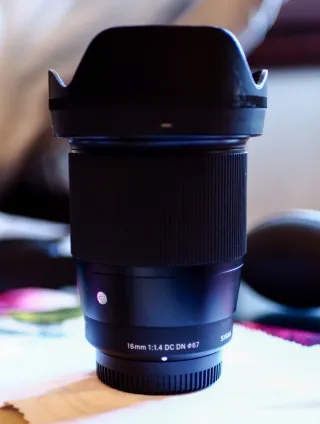 Objetivo Sigma 16mm f1 4 m4/3