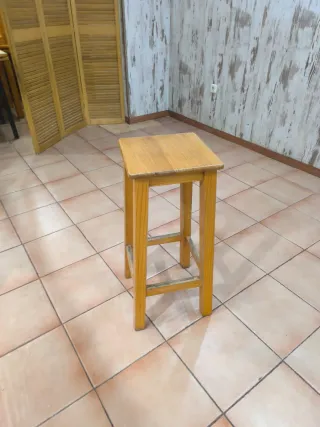 Mesa y 4 Sillas Madera y Metal