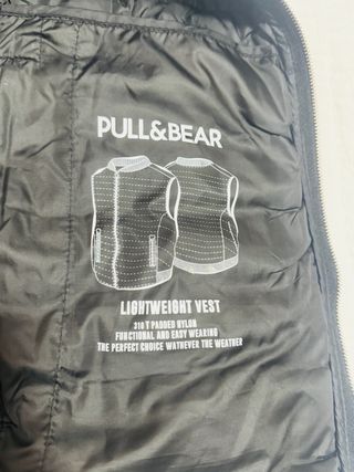 Chaleco Negro Acolchado Pull&Bear - Talla S