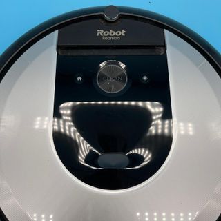 - Robot aspirador Wi-Fi iRobot Roomba i7156 - Ce