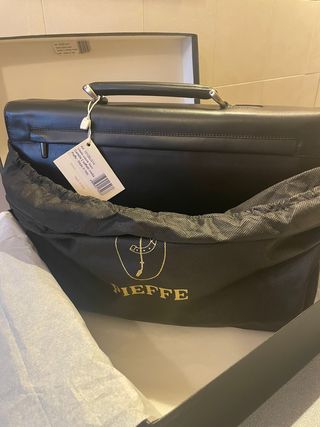 Cartella pelle vitello nera a 2 soffietti