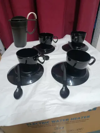 Juego Tazas Café con Espumador de Leche Tupperware