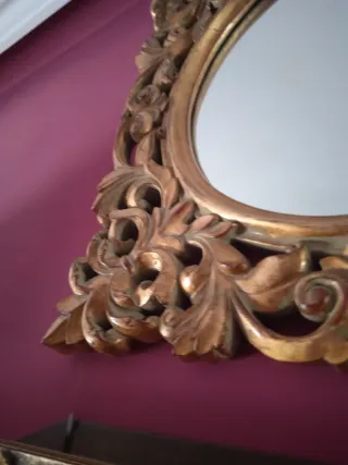 Espejo decorativo dorado pequeño