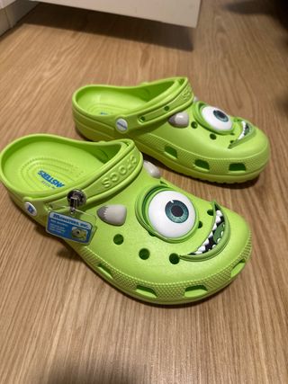 Crocs Mike Wazowski Monstruos S.A. Como nuevas