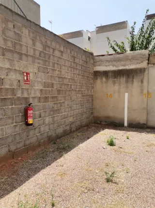 SE ALQUILA PLAZA DE GARAJE PARA MOTO