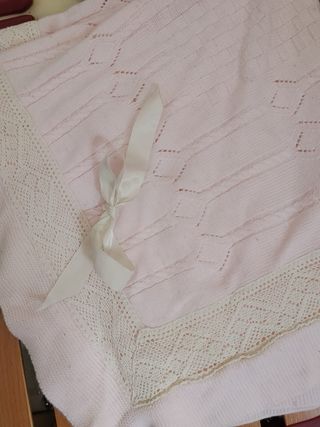 Toca de bebé de punto blanco