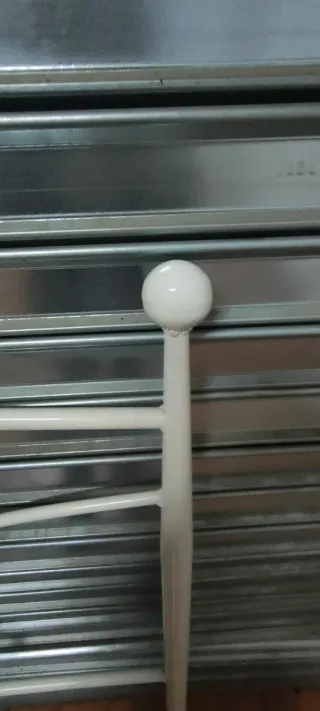 Cabecero de cama metálico blanco