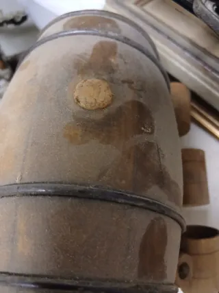 Barile in legno con e bicchierini