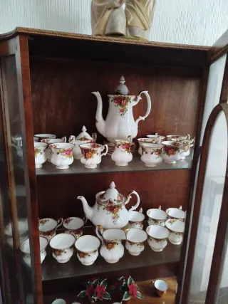 Set de Té y Café ROSE y sus platos Royal Albert