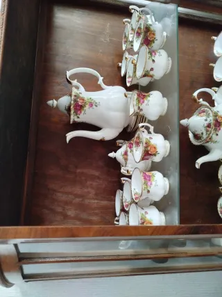 Set de Té y Café ROSE y sus platos Royal Albert