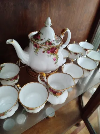 Set de Té y Café ROSE y sus platos Royal Albert