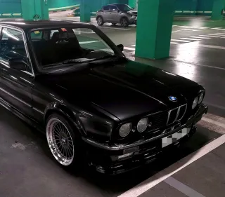BMW e30 325i