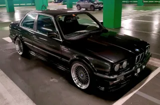 BMW e30 325i
