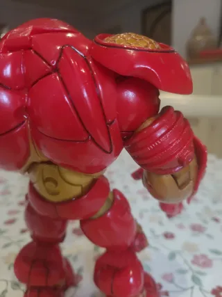 Marvel Legends Hulkbuster Iron Man Toybiz 2005