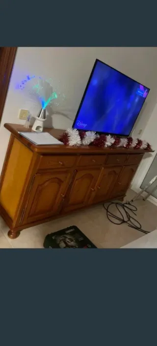 Mueble de comedor de madera