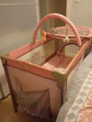 Cuna de viaje con cambiador