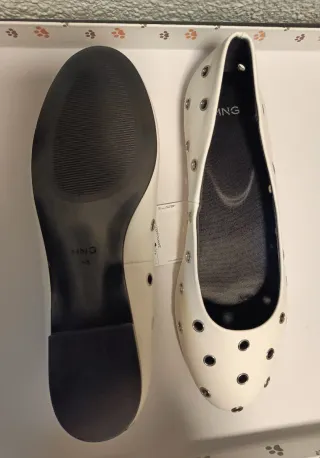 Bailarinas blancas troqueladas talla 39