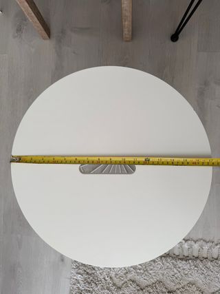 Mesa auxiliar redonda blanca