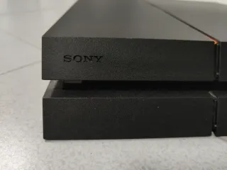 PS4 (PlayStation 4) Nera + 2 Controller + Giochi