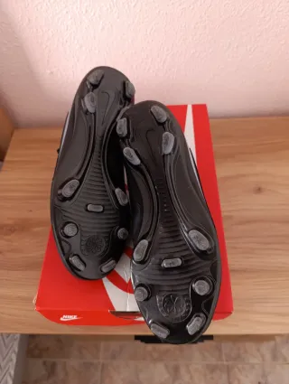 Botas de fútbol Nike Phanton. Talla 38.