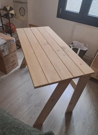 Escritorio de madera maciza de pino