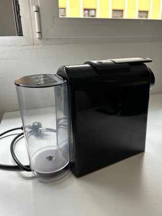 Cafetera Nespresso Negra