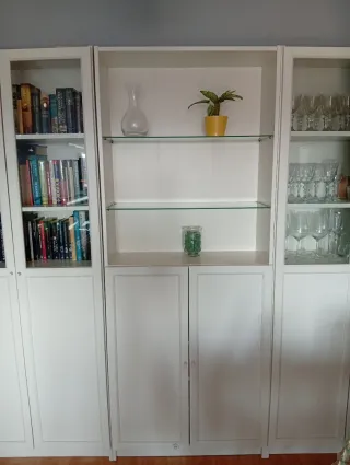 Estantería Billy Ikea Blanca y Cristal