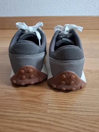 Zapatillas Unit grises y blancas