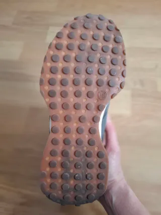 Zapatillas Unit grises y blancas