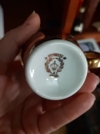 Juego de café vintage blanco y burdeos