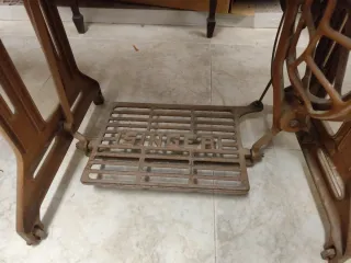 Máquina de coser Singer con accesorios