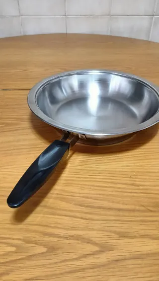 Sartén AMC 24 cm como nueva