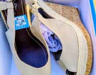 Tacones beige cuña esparto talla 40