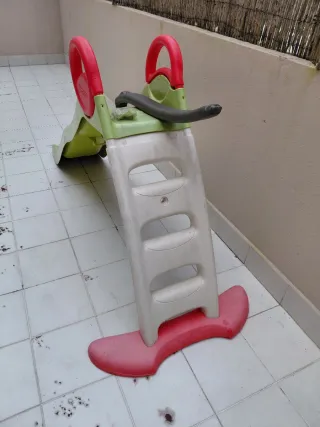 Tobogán infantil Smoby verde y rojo