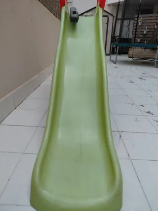 Tobogán infantil Smoby verde y rojo