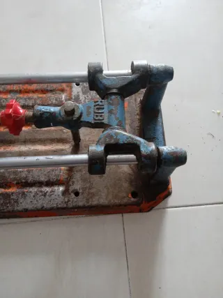 Cortador de azulejos Rubi