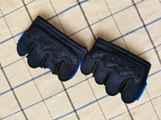 Guantes de gimnasio Boomhand azules y negros