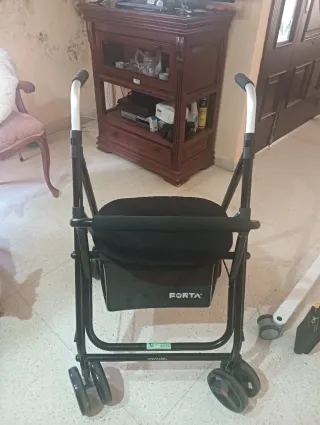 Andador persona mayor