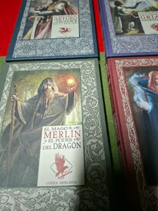 LOTE 5 LIBROS TEMATICA MEDIEVAL. LEYENDAS.