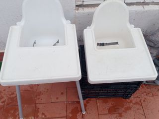 Trona para bebés 25€ las dos.