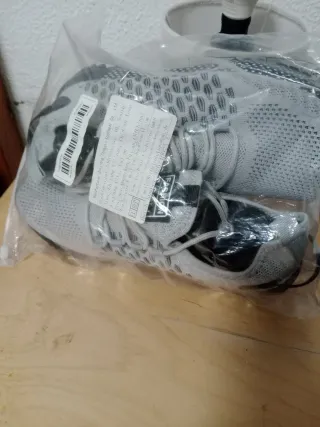 Zapatillas grises talla 40