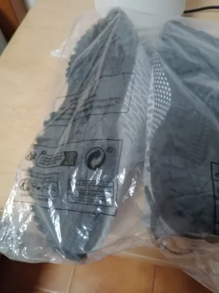 Zapatillas grises talla 40