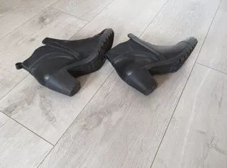 Botines negros piel charol
