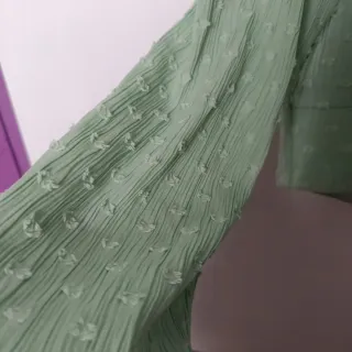 Blusa Bershka verde crop top