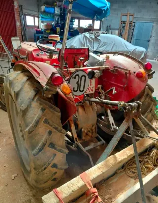 Tractor Massey Ferguson 135 Ebro