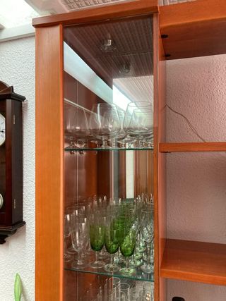 Mueble de salón madera y cristal
