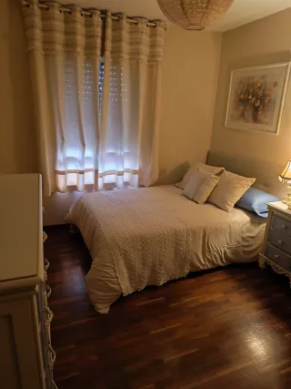 Se alquila habitación en pleno centro de Algeciras