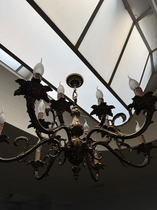 Lámpara araña dorada estilo clásico. Tengo Tres.