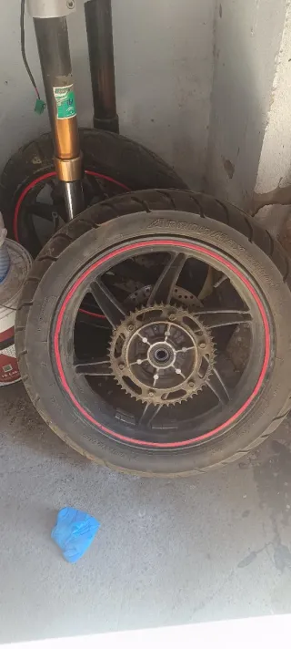 Llantas y neumáticos Hyosung Comet GTR 125cc